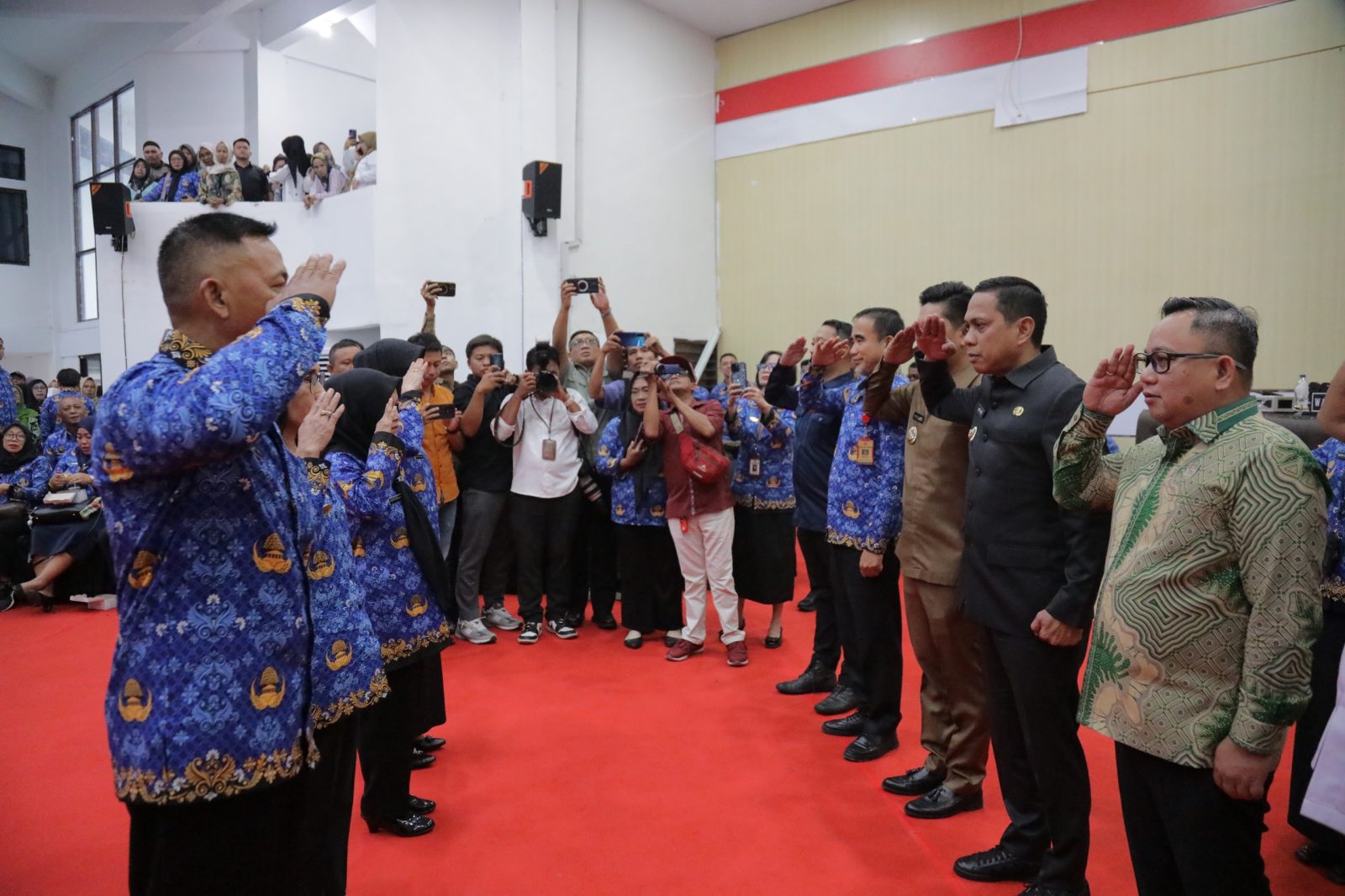 Walikota Weny Gaib Beri Penghormatan Khusus kepada PPPK yang Telah Mengabdi Puluhan Tahun
