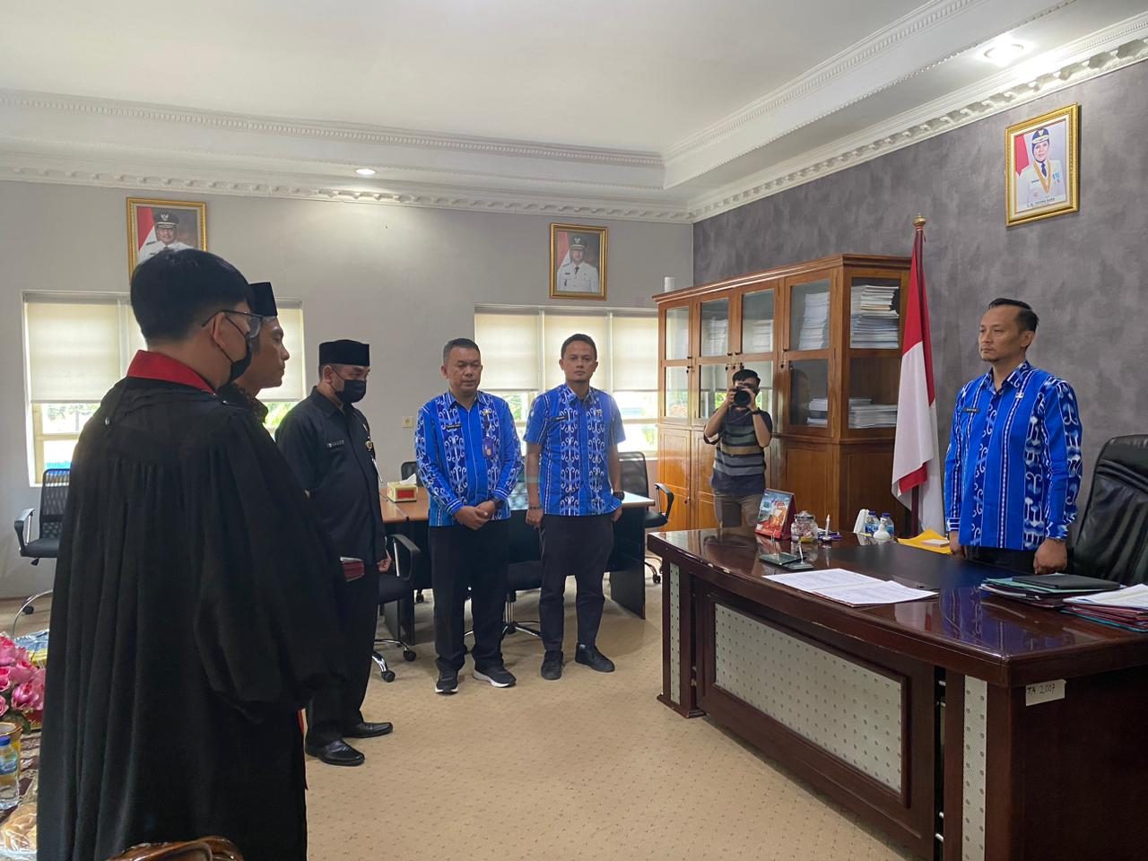 PEMBERHENTIAN DAN PENGANGKATAN PEJABAT STRUKTURAL DI LINGKUNGAN PEMERINTAH KOTA KOTAMOBAGU TAHUN 2022
