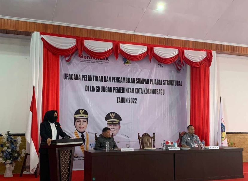 UPACARA PELANTIKAN DAN PENGAMBILAN SUMPAH PEJABAT STRUKTURAL DI LINGKUNGAN PEMERINTAH KOTA KOTAMOBAGU TAHUN 2022